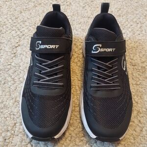 Skechers Sz 4 Black Sport Shoes
